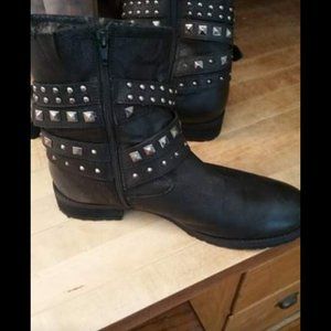 Long tall sally size 11, black boots